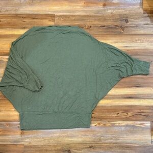 Women’s E.C. Green Batwing Sleeve Top